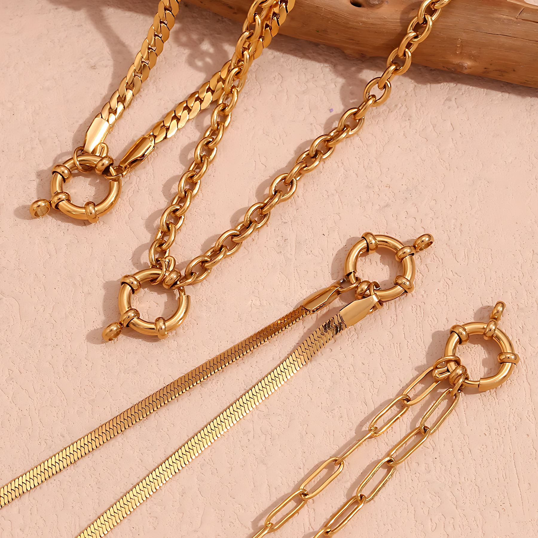 Colar Feminino Minimalista Banhado em Ouro 18k